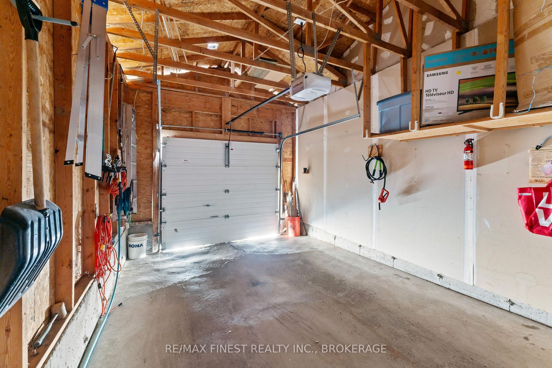 Photo 34 of 230 Ellesmeer Avenue, Kingston, City Northwest — HOMEH