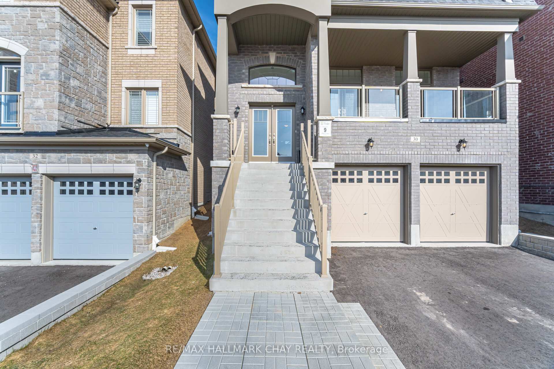 Photo 4 of 30 Janes Crescent, New Tecumseth, Alliston — HOMEH