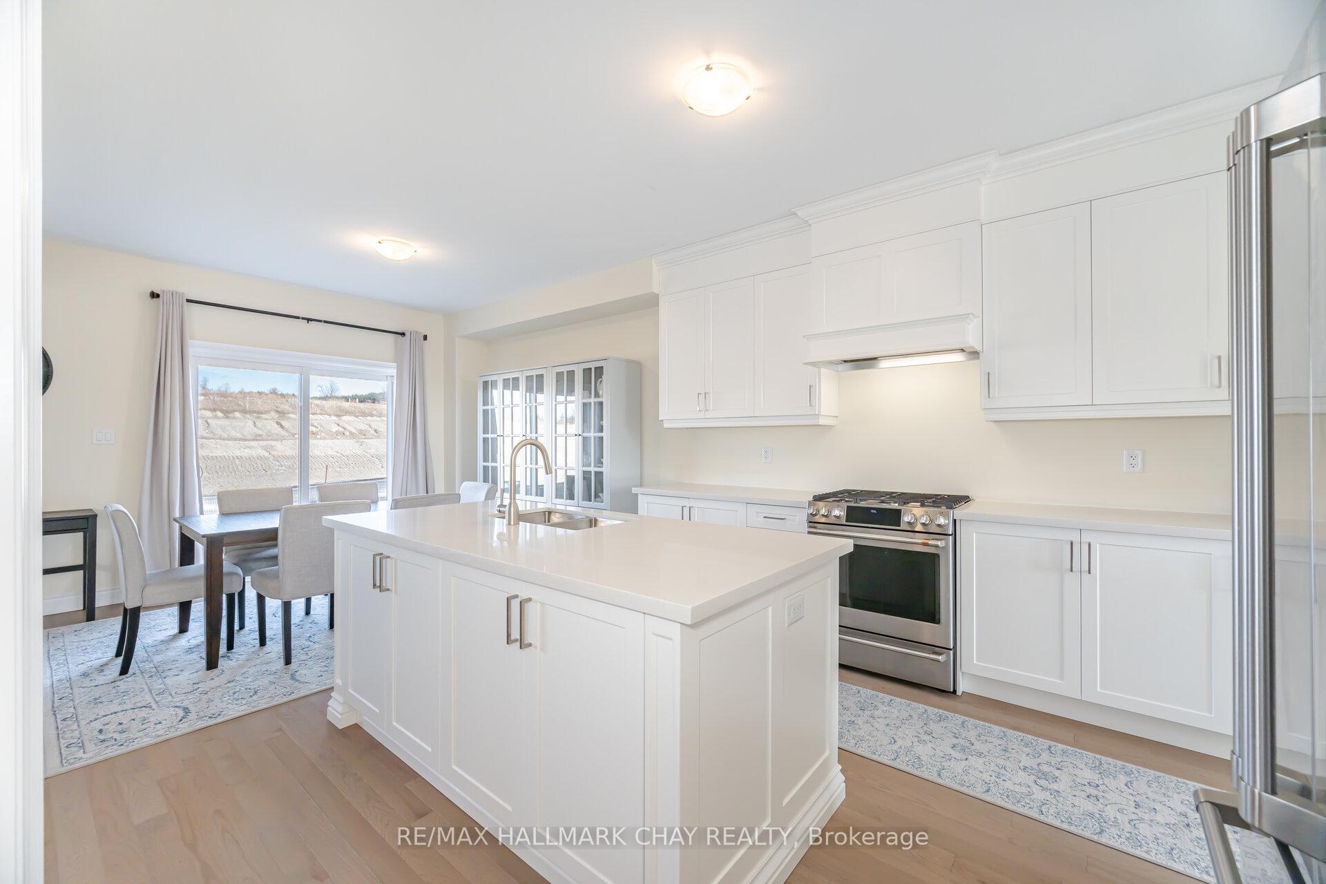 Photo 15 of 30 Janes Crescent, New Tecumseth, Alliston — HOMEH