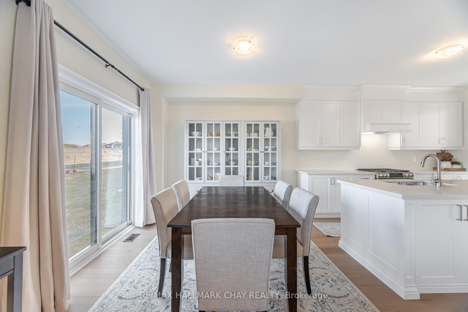 Photo 16 of 30 Janes Crescent, New Tecumseth, Alliston — HOMEH