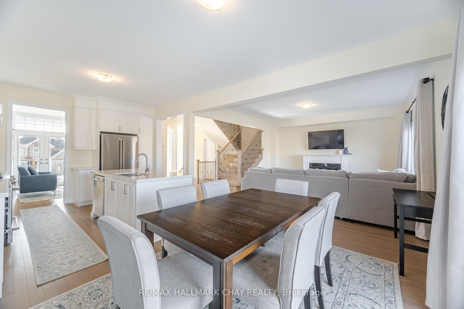 Photo 17 of 30 Janes Crescent, New Tecumseth, Alliston — HOMEH