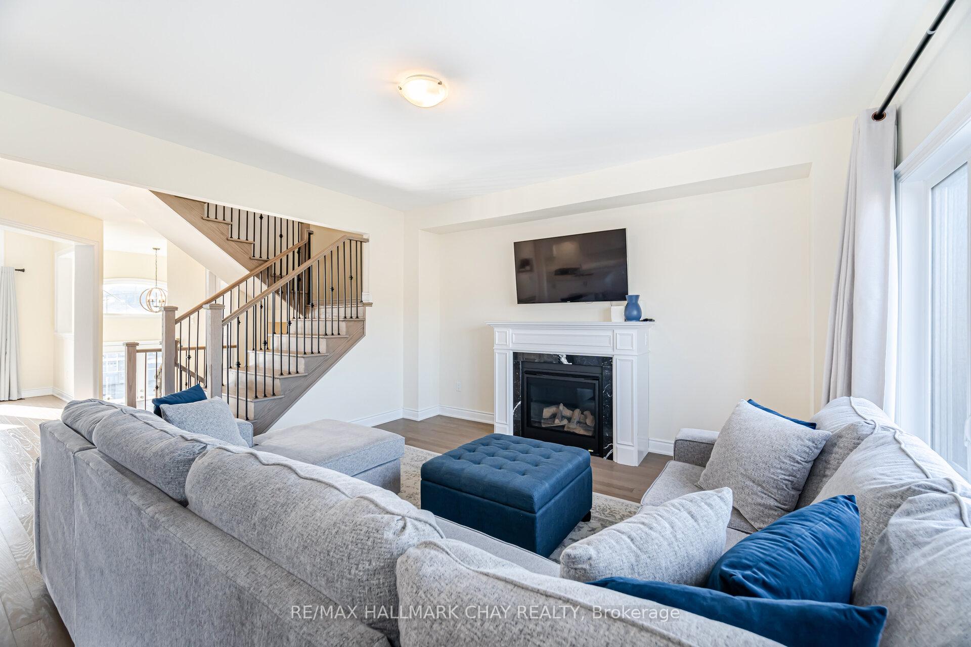 Photo 18 of 30 Janes Crescent, New Tecumseth, Alliston — HOMEH
