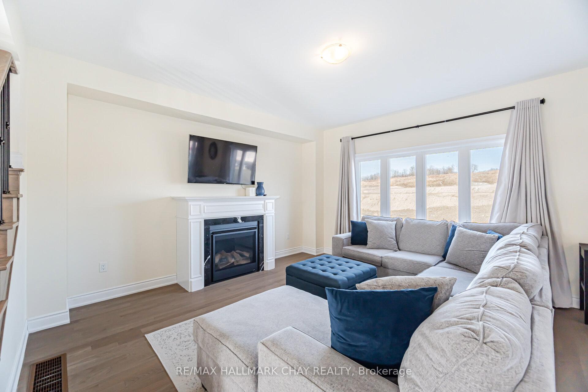 Photo 19 of 30 Janes Crescent, New Tecumseth, Alliston — HOMEH