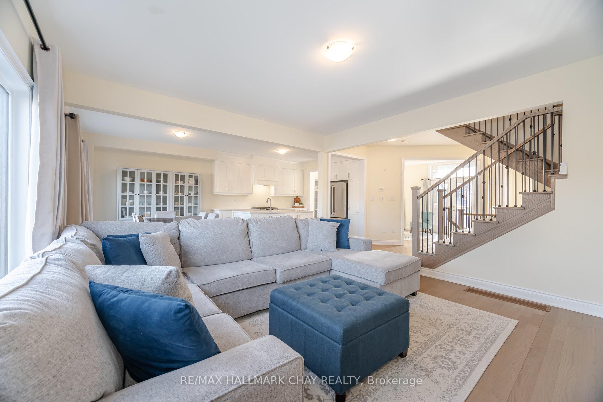 Photo 22 of 30 Janes Crescent, New Tecumseth, Alliston — HOMEH
