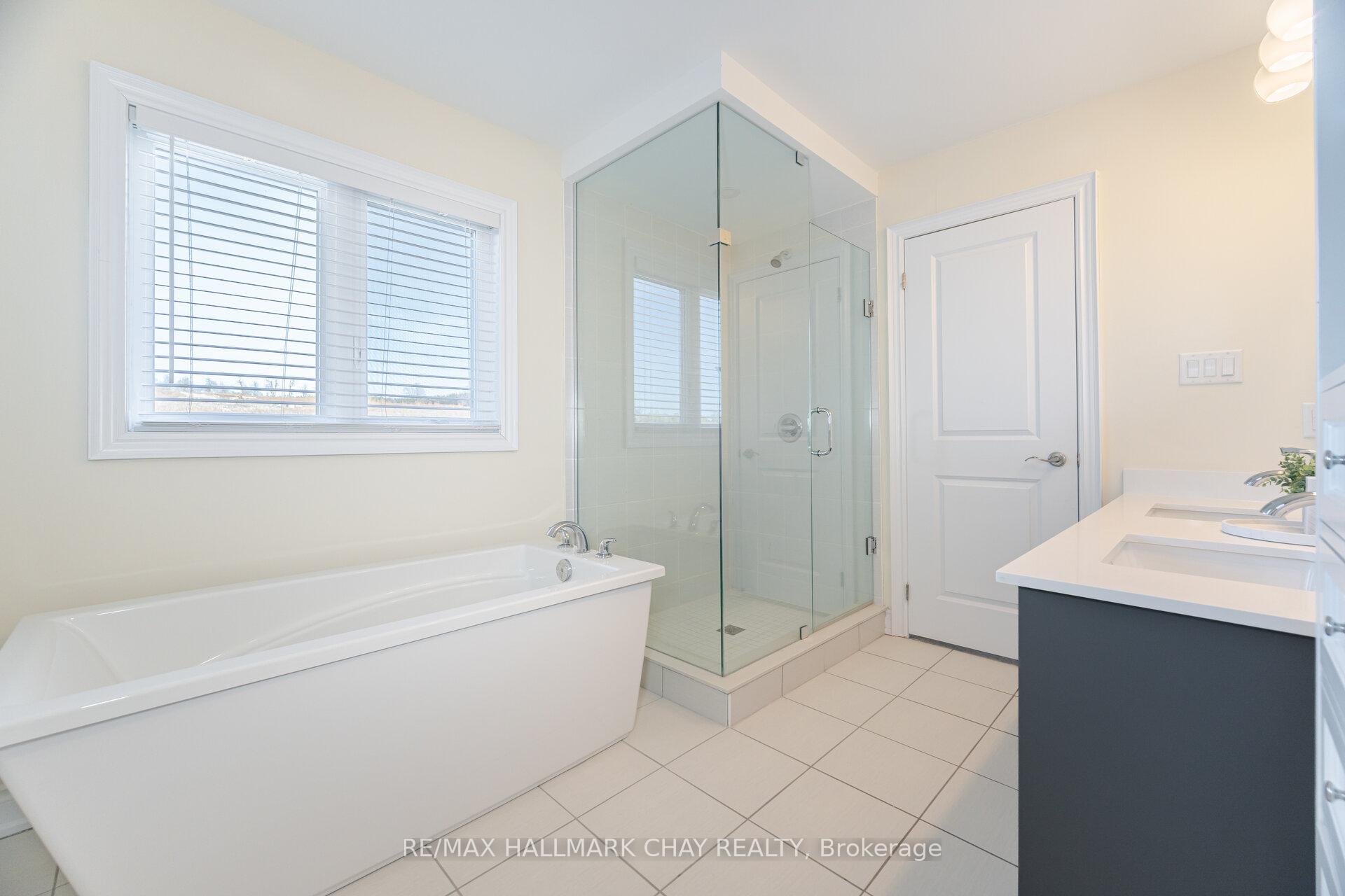 Photo 33 of 30 Janes Crescent, New Tecumseth, Alliston — HOMEH