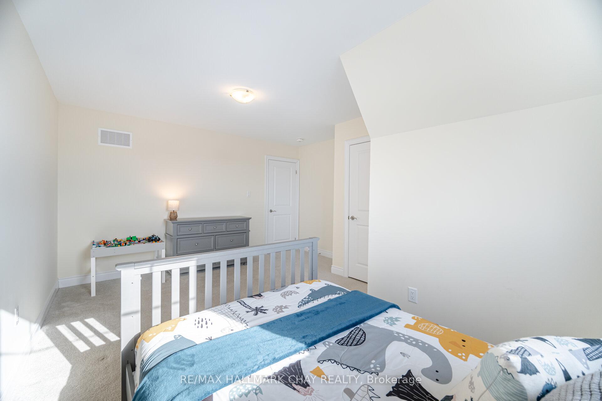 Photo 37 of 30 Janes Crescent, New Tecumseth, Alliston — HOMEH