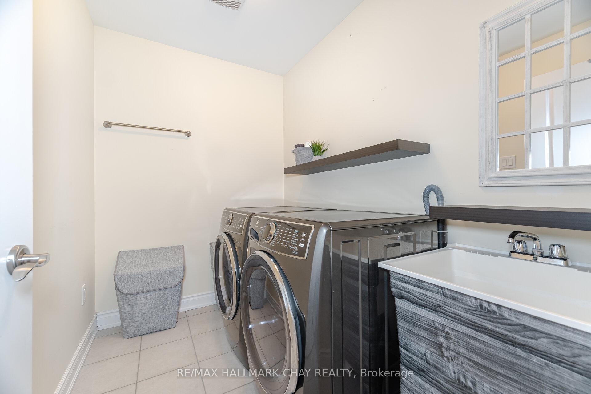 Photo 44 of 30 Janes Crescent, New Tecumseth, Alliston — HOMEH