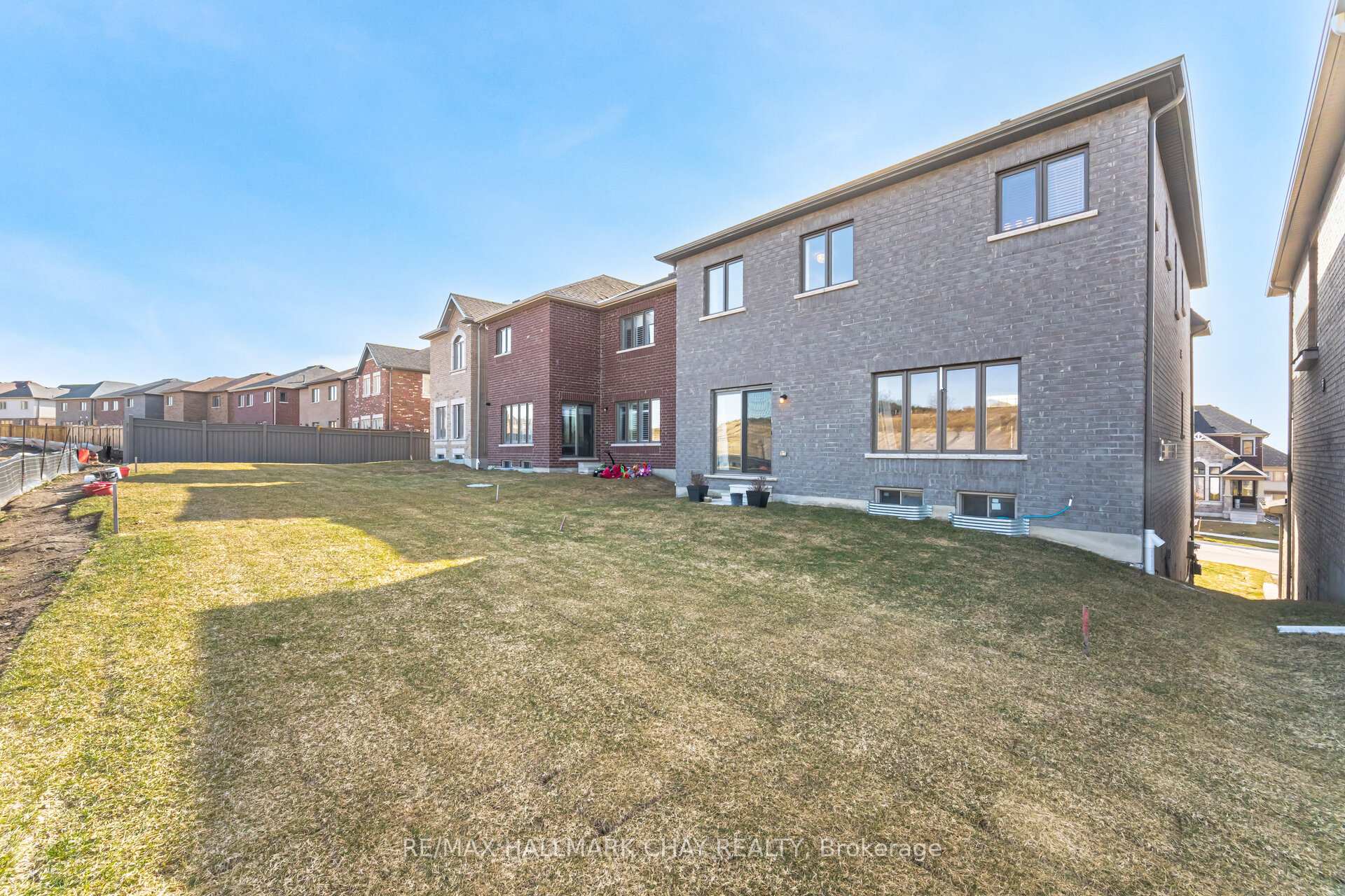 Photo 46 of 30 Janes Crescent, New Tecumseth, Alliston — HOMEH