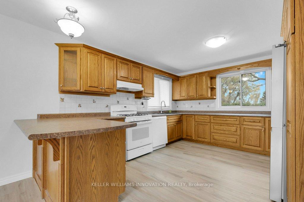 Photo 3 of 820 Tremaine Avenue S, North Perth, Elma — HOMEH