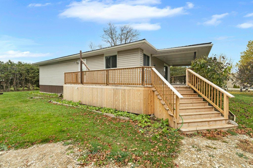 Photo 18 of 820 Tremaine Avenue S, North Perth, Elma — HOMEH