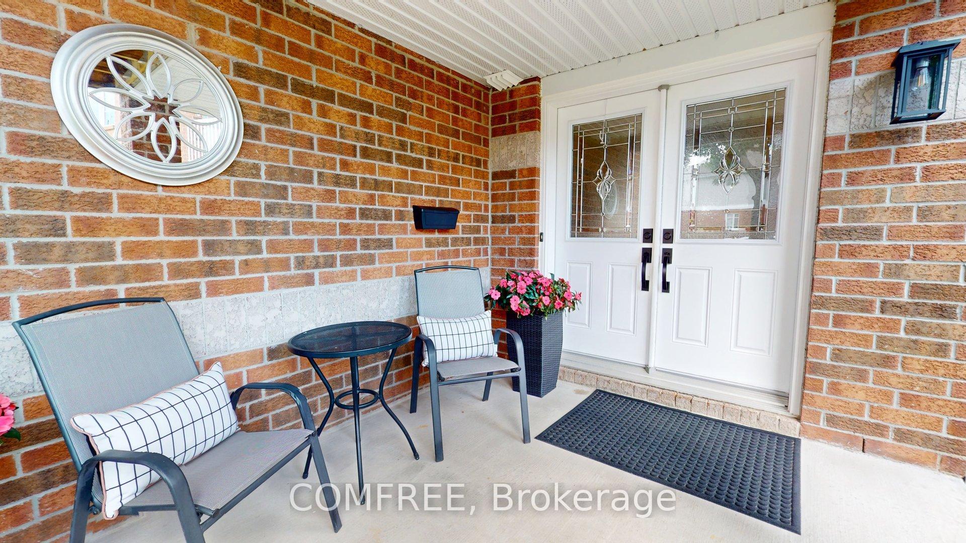Photo 2 of 2112 Bergamot Circle, Ottawa, Springridge/East Village — HOMEH