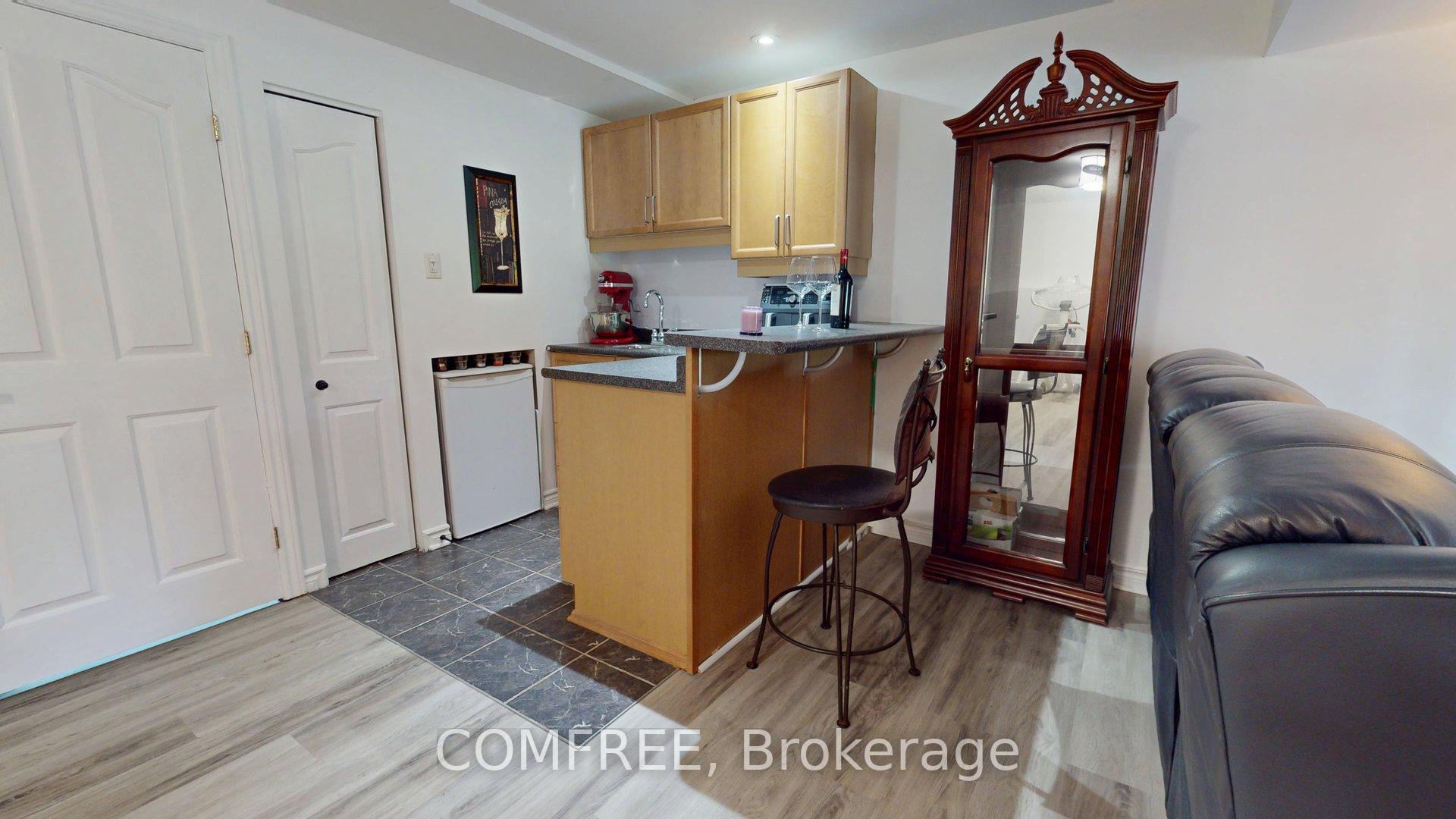Photo 4 of 2112 Bergamot Circle, Ottawa, Springridge/East Village — HOMEH