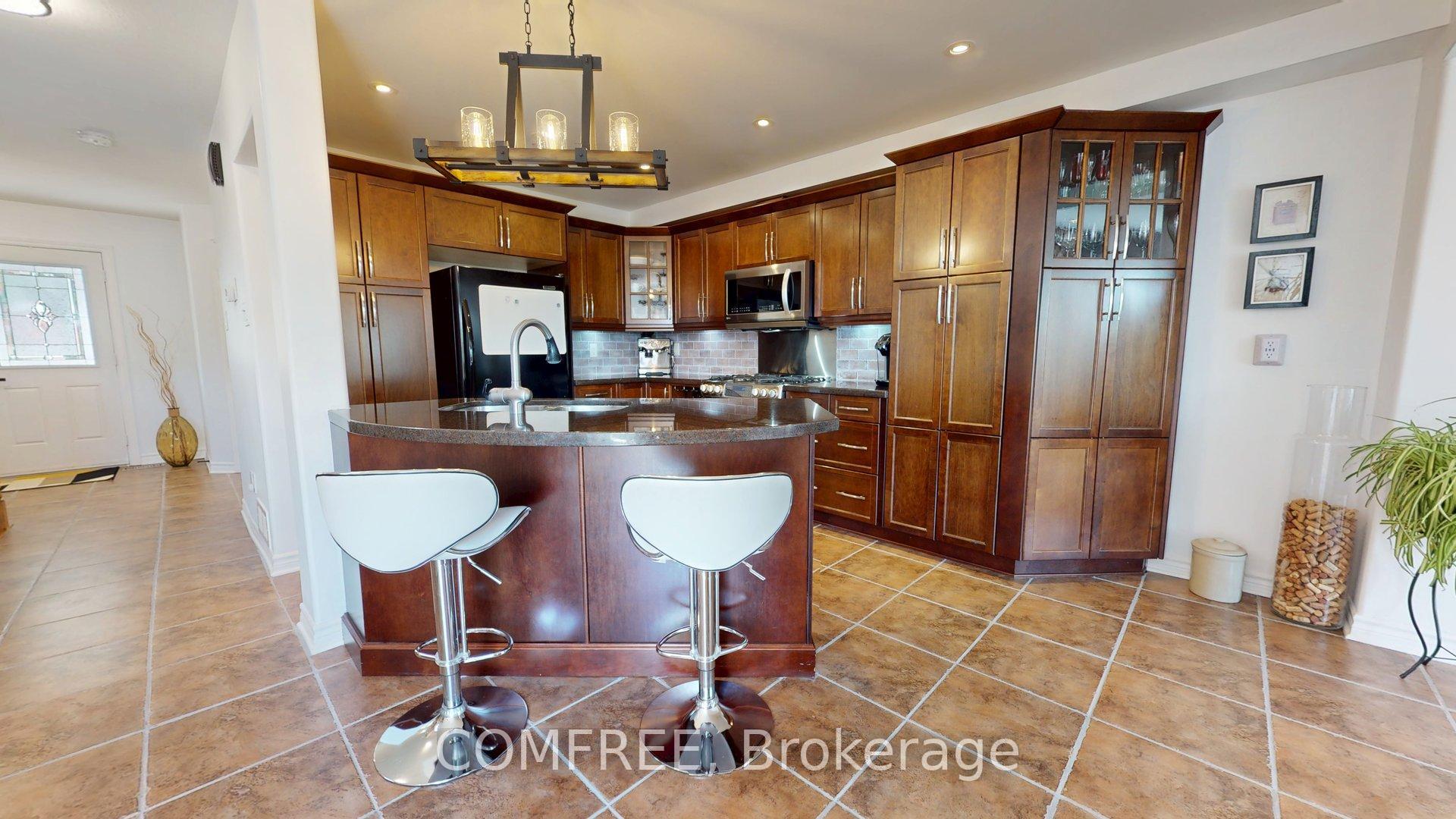 Photo 12 of 2112 Bergamot Circle, Ottawa, Springridge/East Village — HOMEH