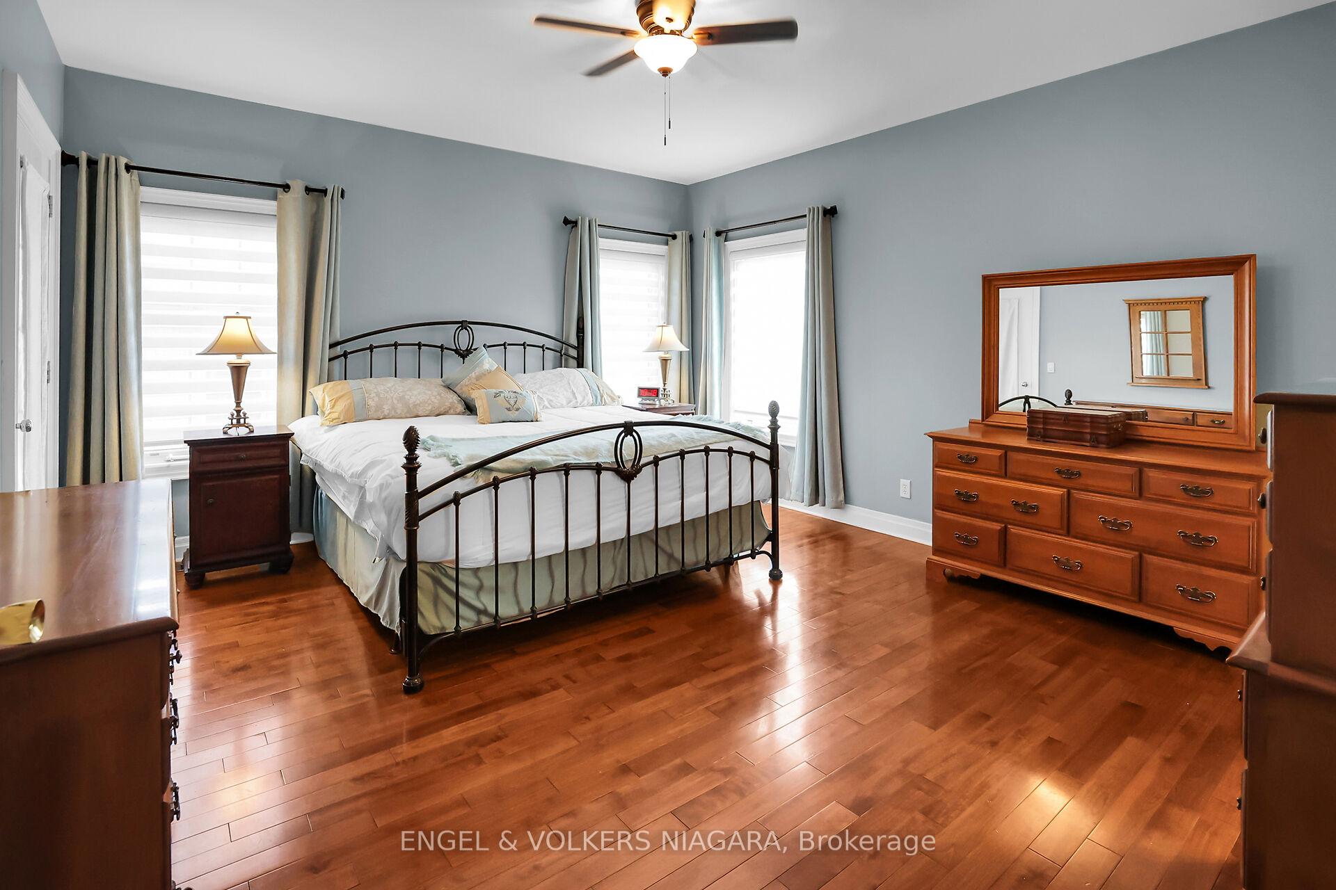 Photo 11 of 28 Cherry Ridge Boulevard N, Pelham, Fenwick — HOMEH