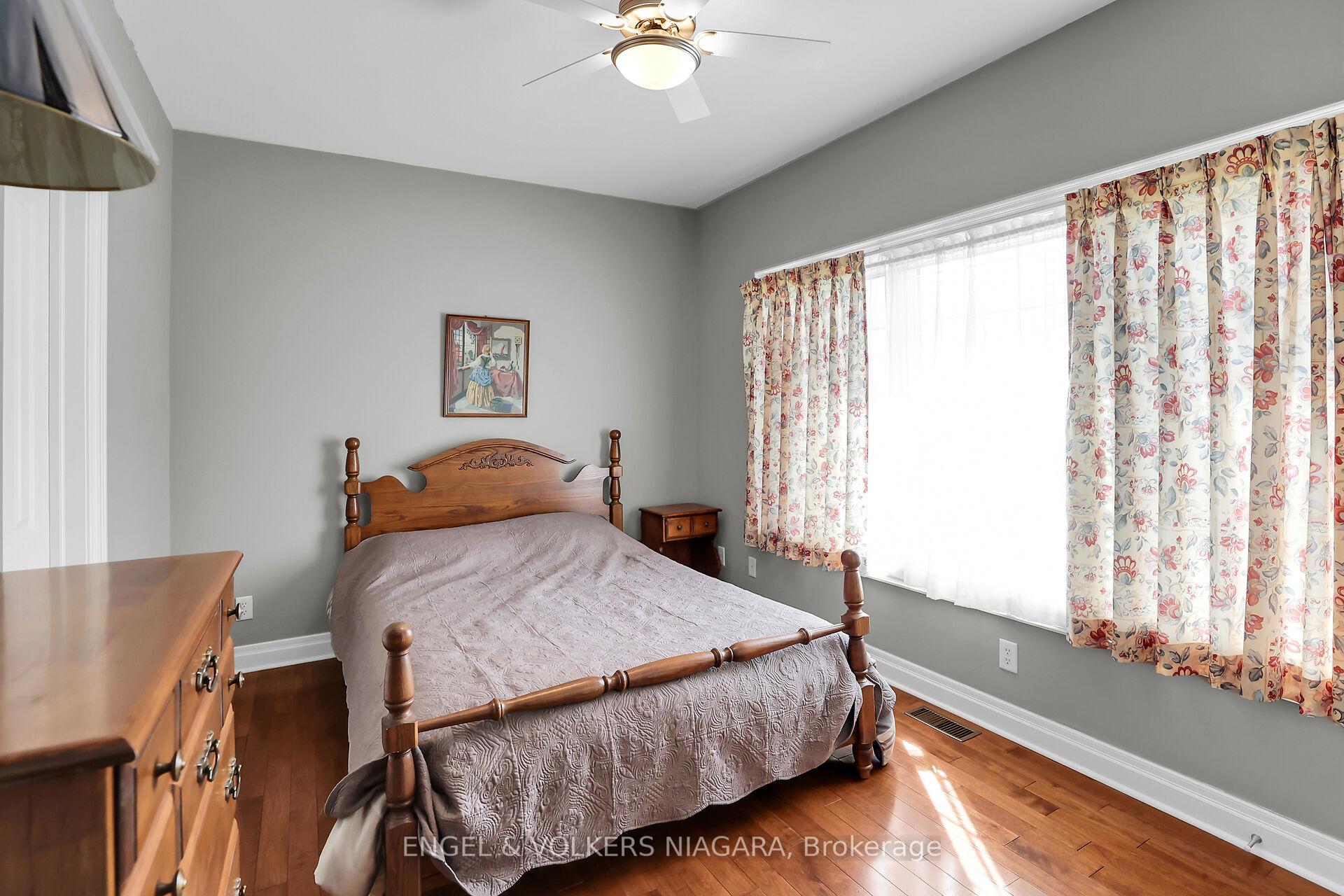 Photo 13 of 28 Cherry Ridge Boulevard N, Pelham, Fenwick — HOMEH