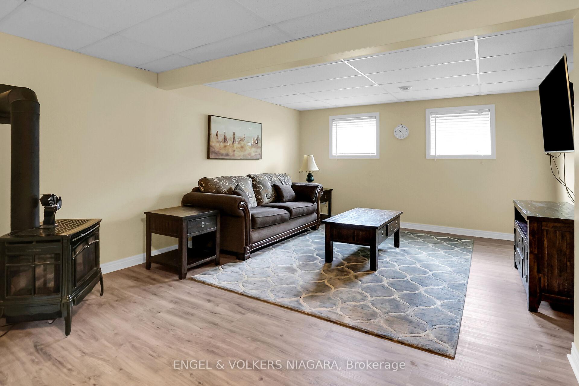 Photo 17 of 28 Cherry Ridge Boulevard N, Pelham, Fenwick — HOMEH
