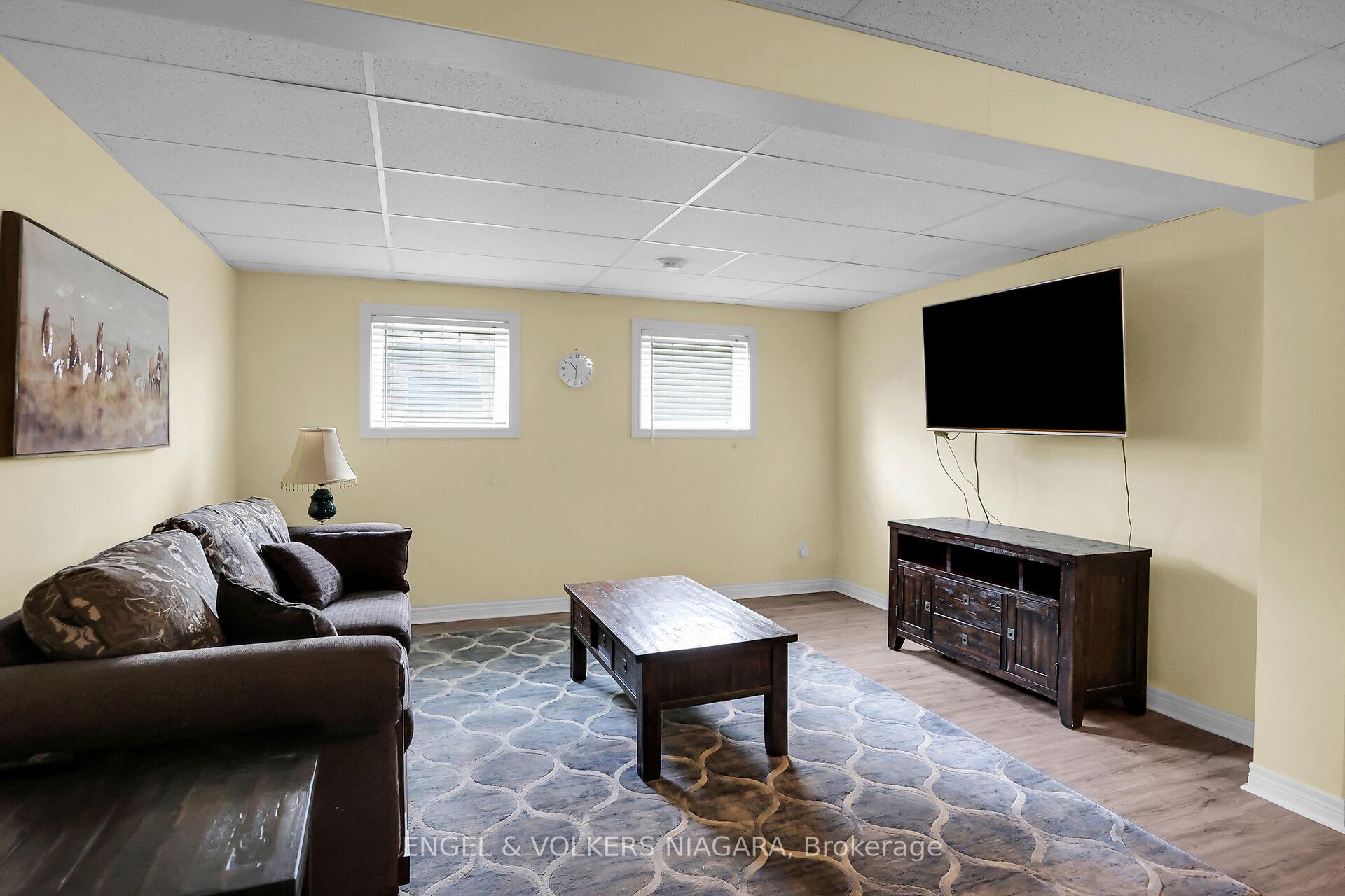 Photo 18 of 28 Cherry Ridge Boulevard N, Pelham, Fenwick — HOMEH
