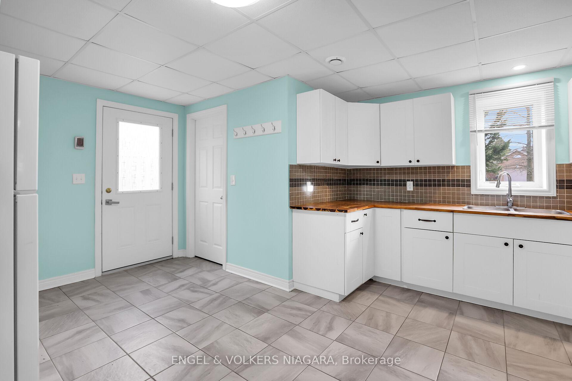 Photo 19 of 28 Cherry Ridge Boulevard N, Pelham, Fenwick — HOMEH