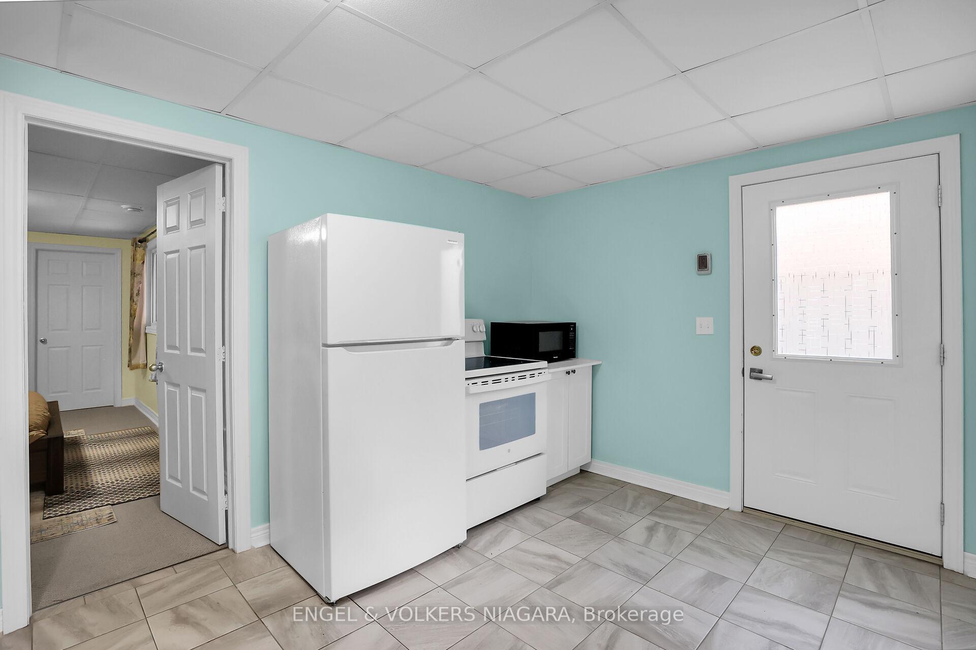 Photo 21 of 28 Cherry Ridge Boulevard N, Pelham, Fenwick — HOMEH