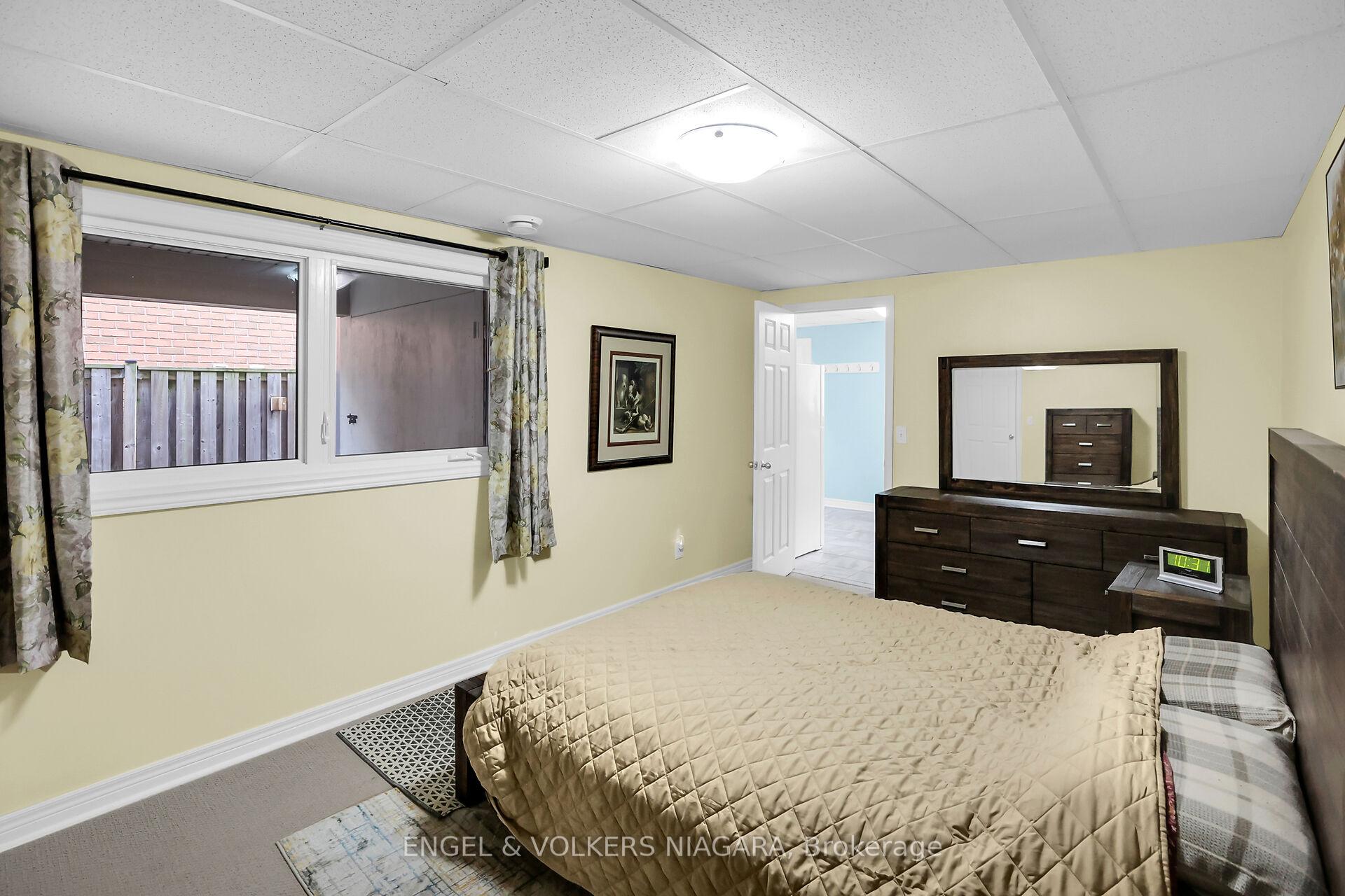 Photo 23 of 28 Cherry Ridge Boulevard N, Pelham, Fenwick — HOMEH