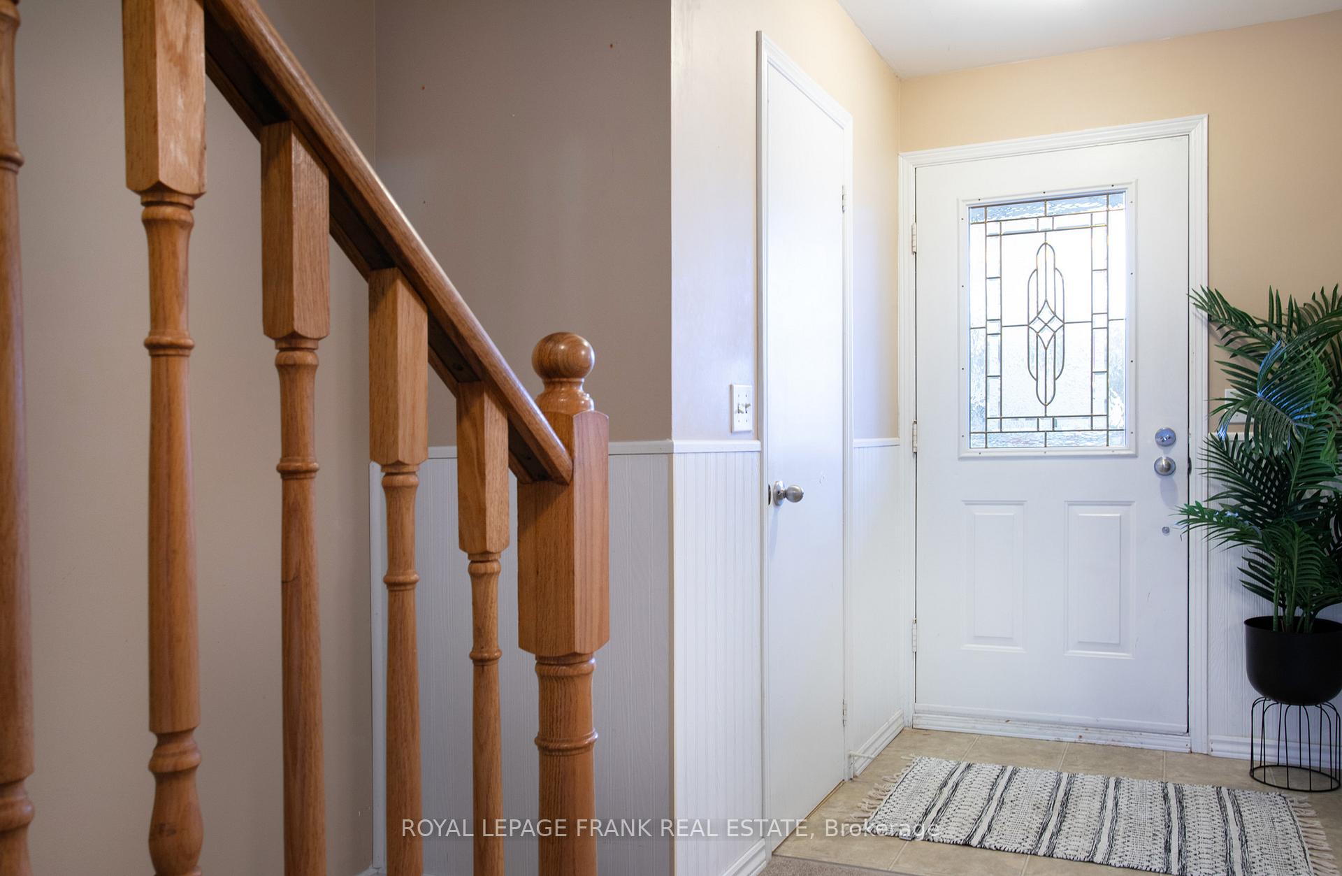 Photo 3 of 1466 O'Hara Court, Oshawa, Lakeview — HOMEH