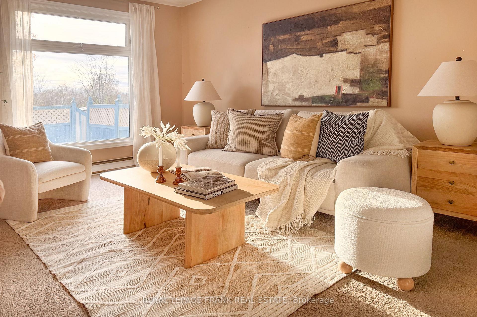 Photo 5 of 1466 O'Hara Court, Oshawa, Lakeview — HOMEH