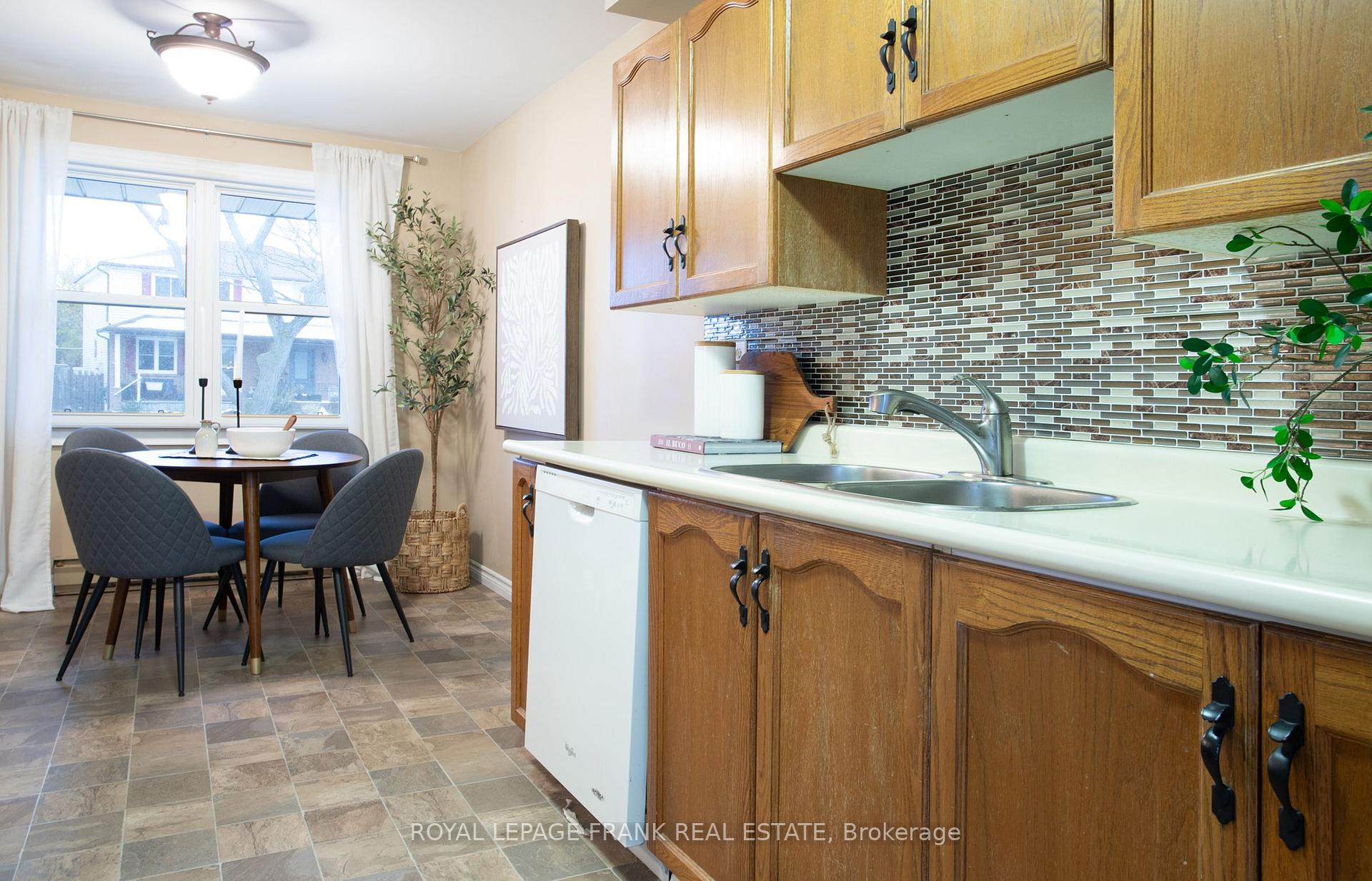 Photo 11 of 1466 O'Hara Court, Oshawa, Lakeview — HOMEH