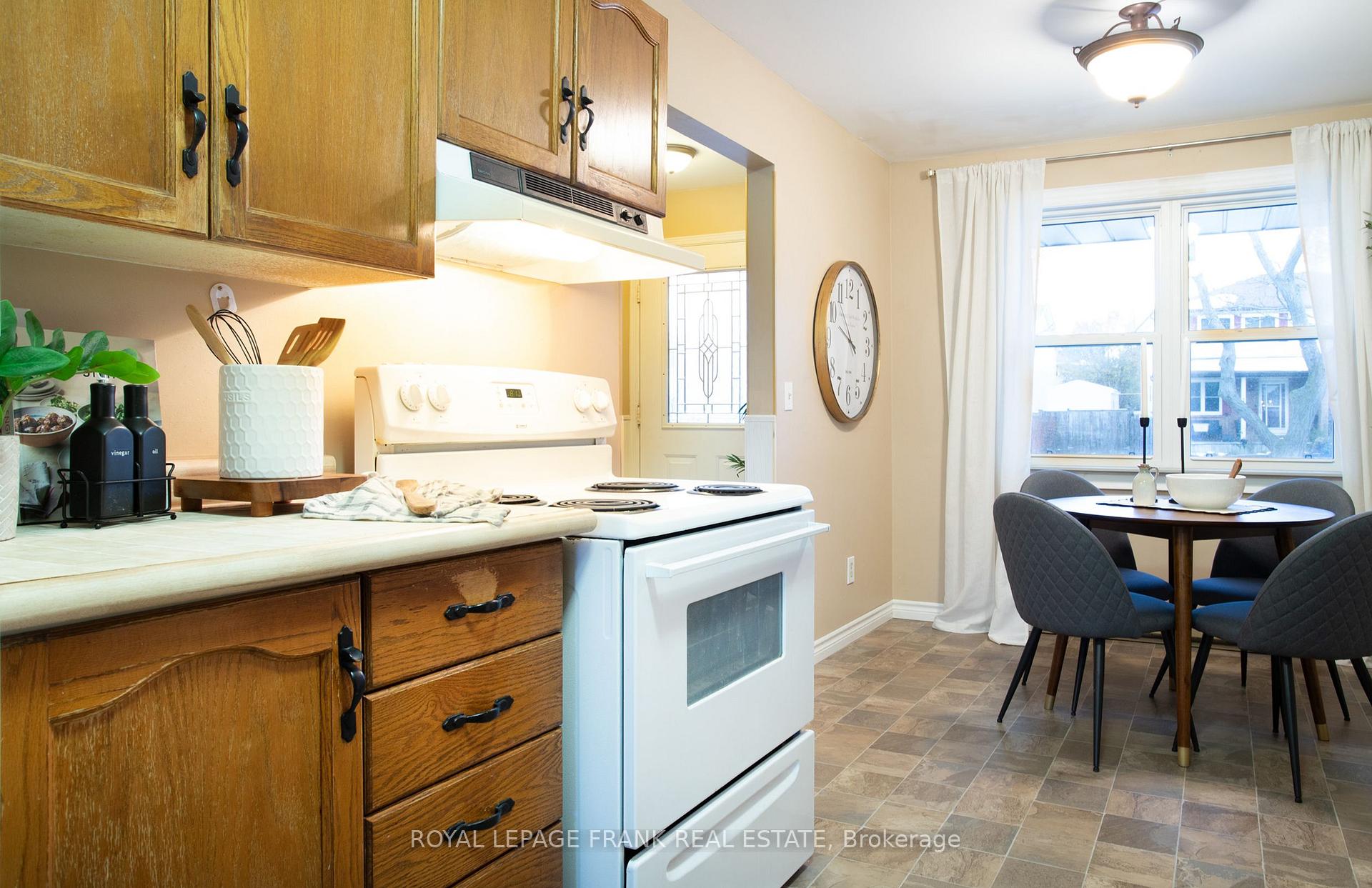 Photo 12 of 1466 O'Hara Court, Oshawa, Lakeview — HOMEH