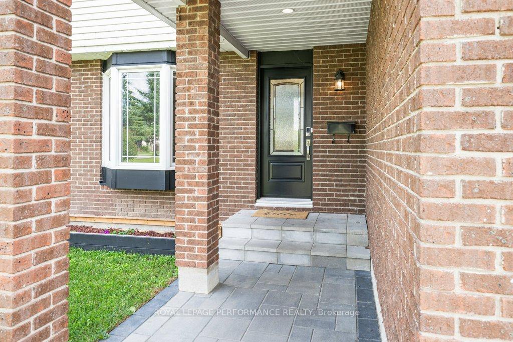 Photo 4 of 360 Burnt Ember Way, Ottawa, Chatelaine Village — HOMEH