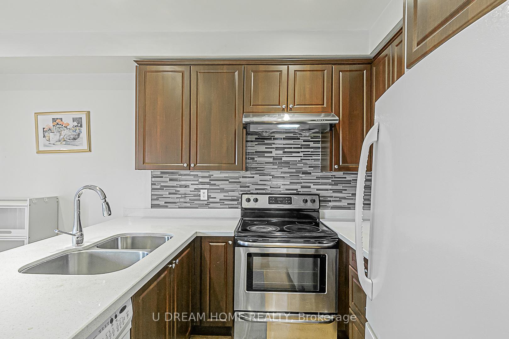 Photo 6 of 10 John Gary Drive, Markham, Village Green-South Unionville — HOMEH