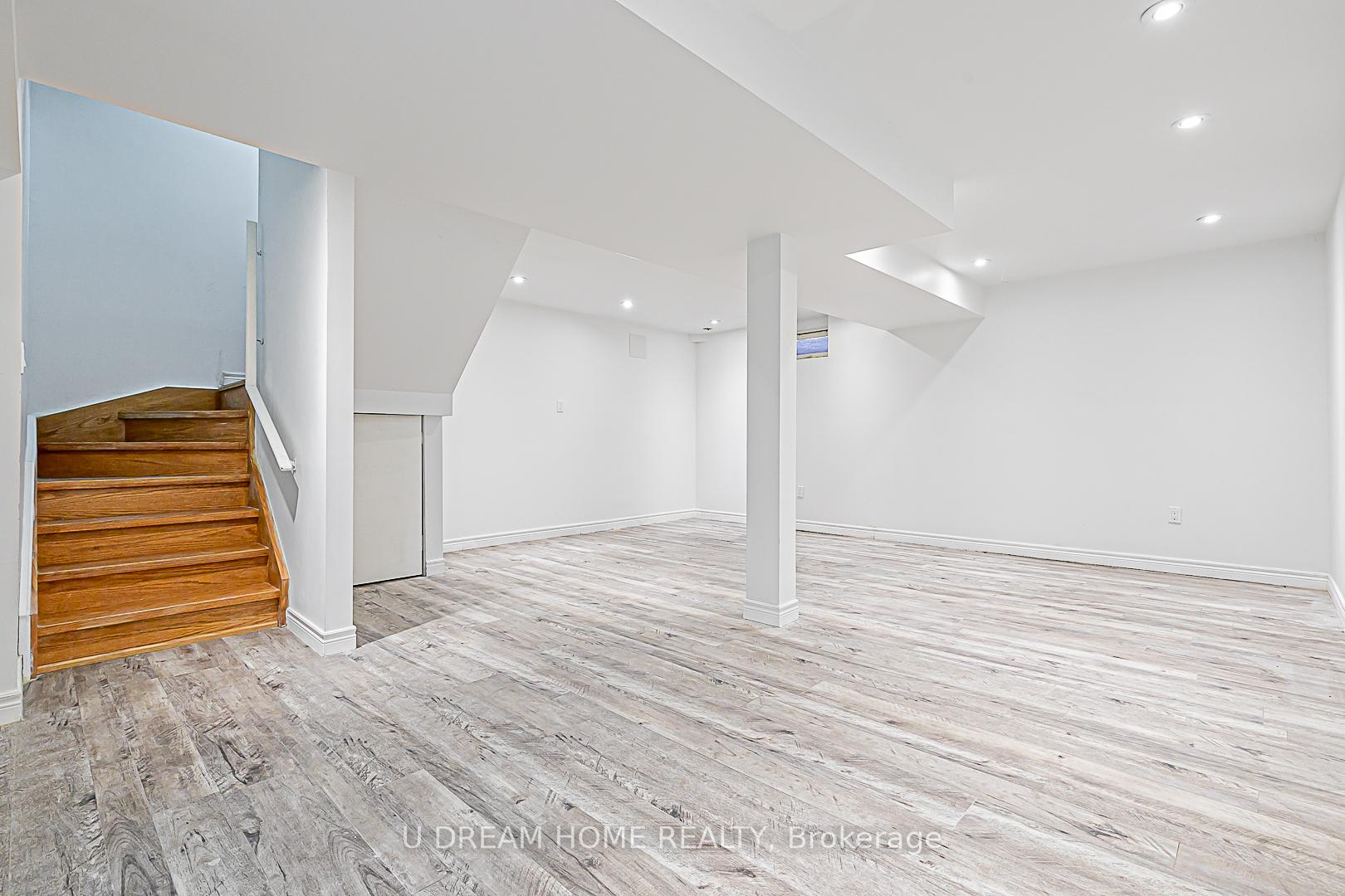 Photo 21 of 10 John Gary Drive, Markham, Village Green-South Unionville — HOMEH