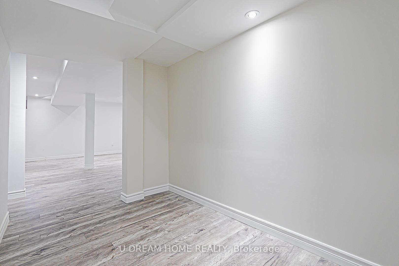 Photo 23 of 10 John Gary Drive, Markham, Village Green-South Unionville — HOMEH