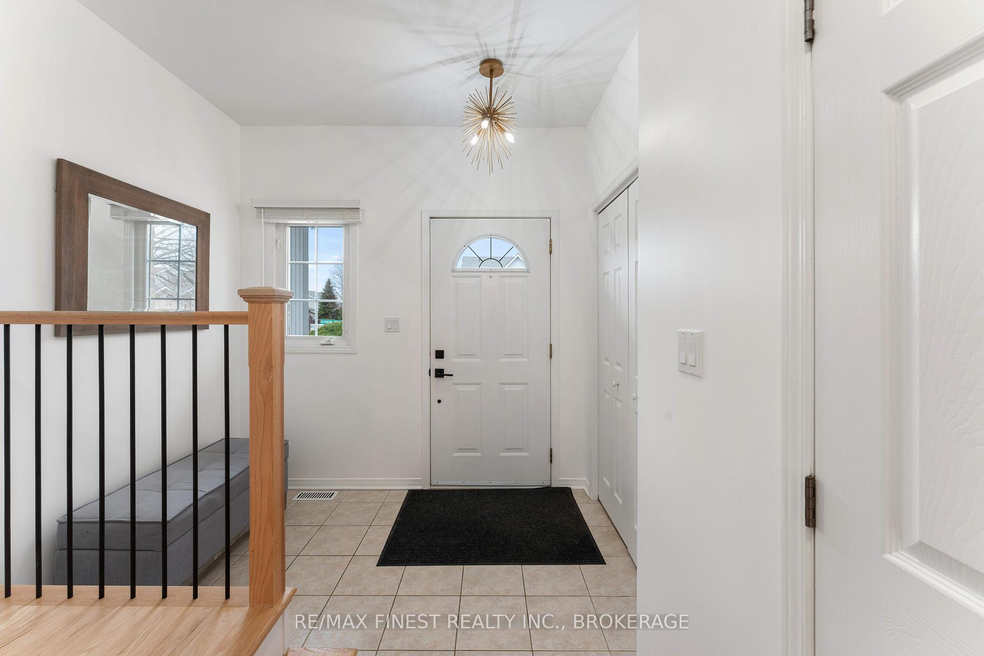 Photo 4 of 1042 Rainbow Crescent, Kingston, Kingston East (Incl Barret Crt) — HOMEH