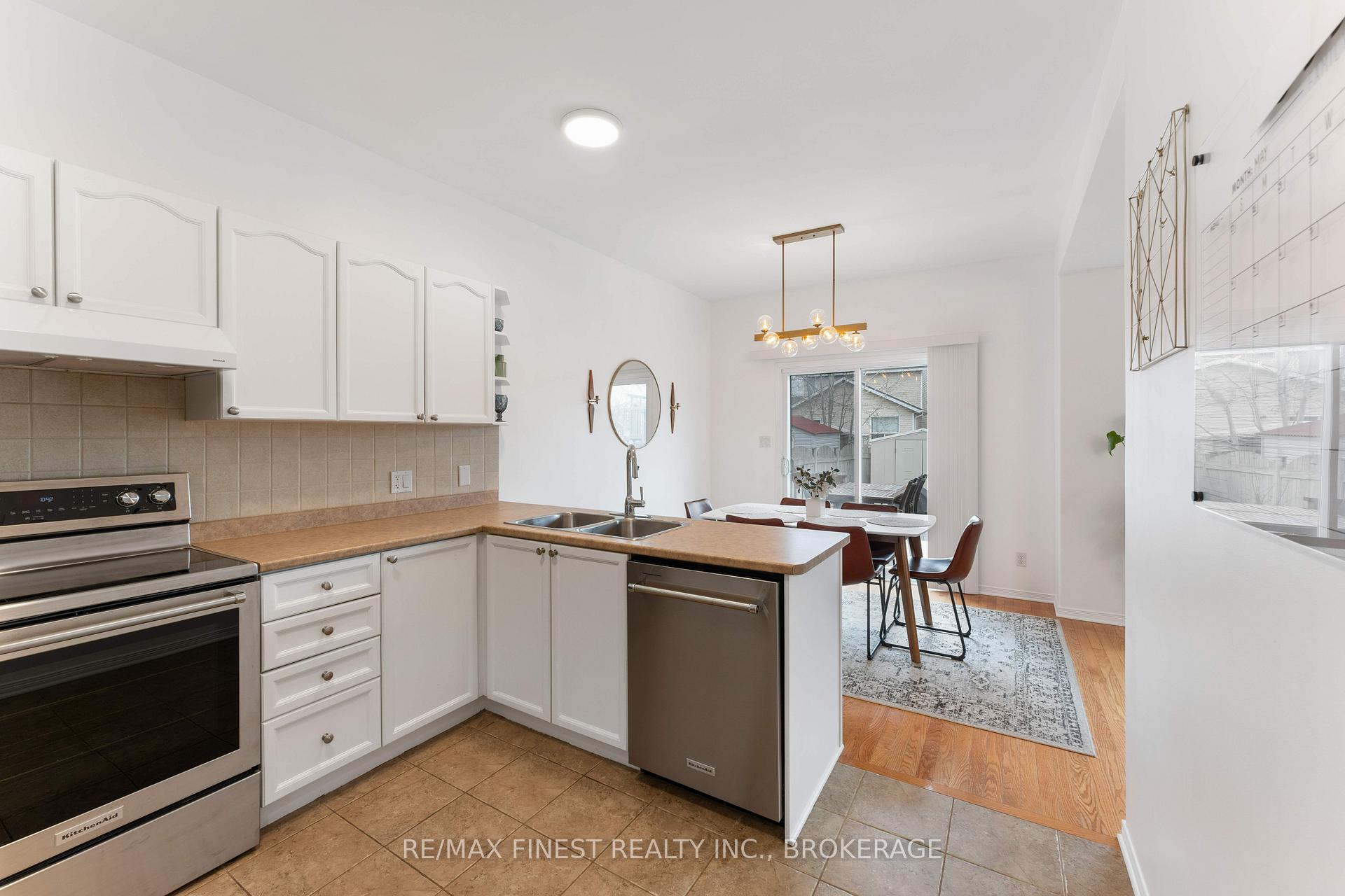 Photo 7 of 1042 Rainbow Crescent, Kingston, Kingston East (Incl Barret Crt) — HOMEH