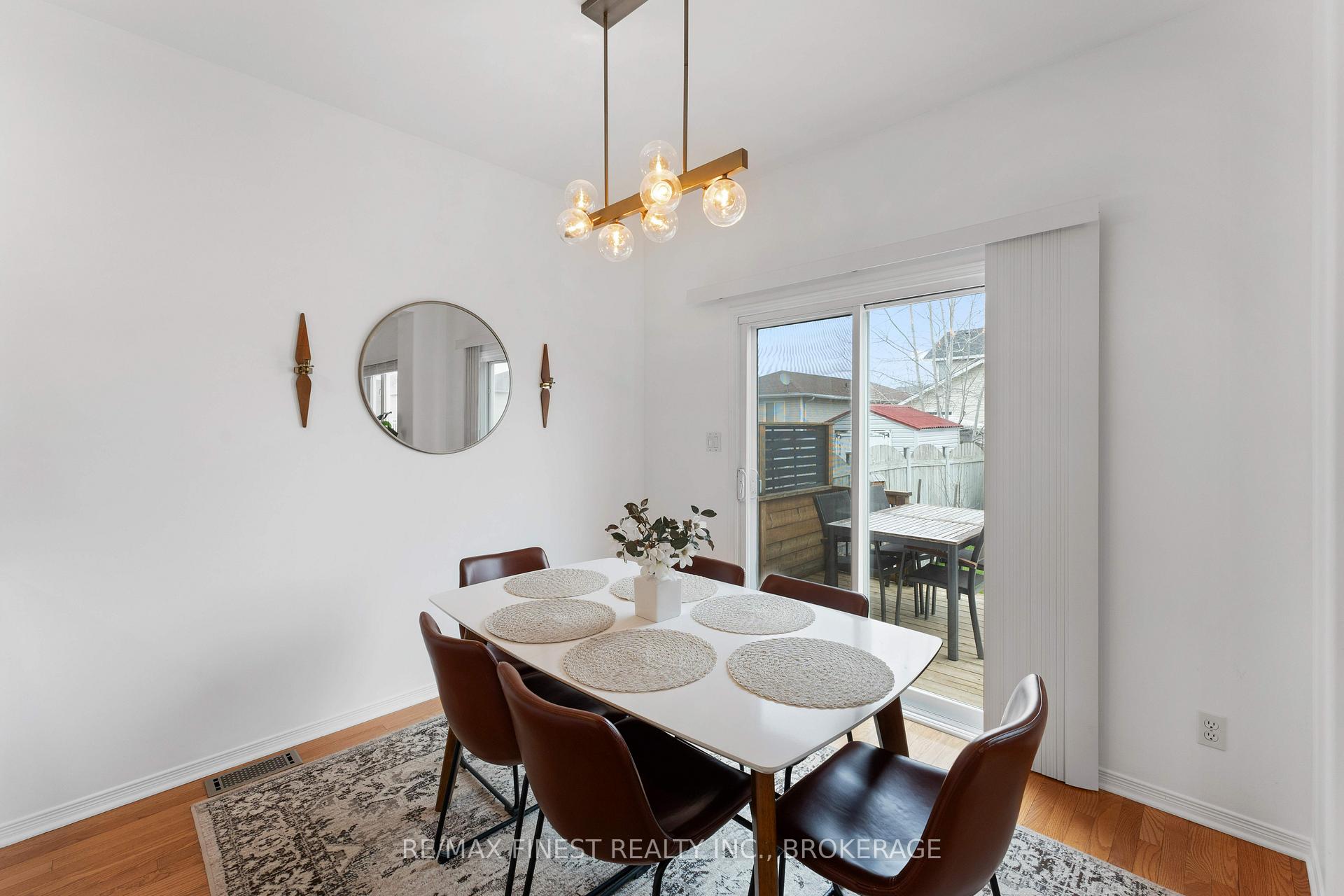 Photo 11 of 1042 Rainbow Crescent, Kingston, Kingston East (Incl Barret Crt) — HOMEH