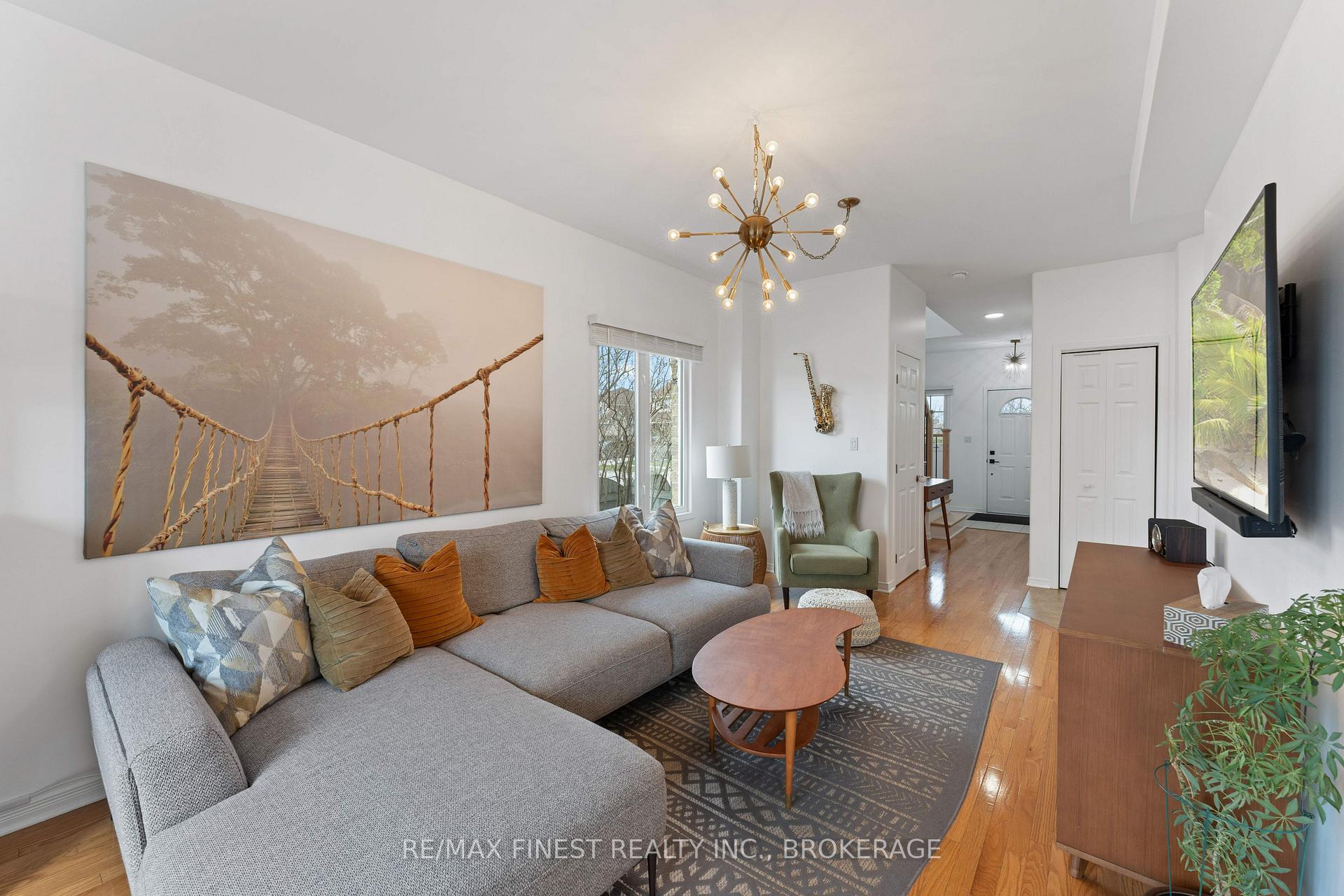 Photo 13 of 1042 Rainbow Crescent, Kingston, Kingston East (Incl Barret Crt) — HOMEH