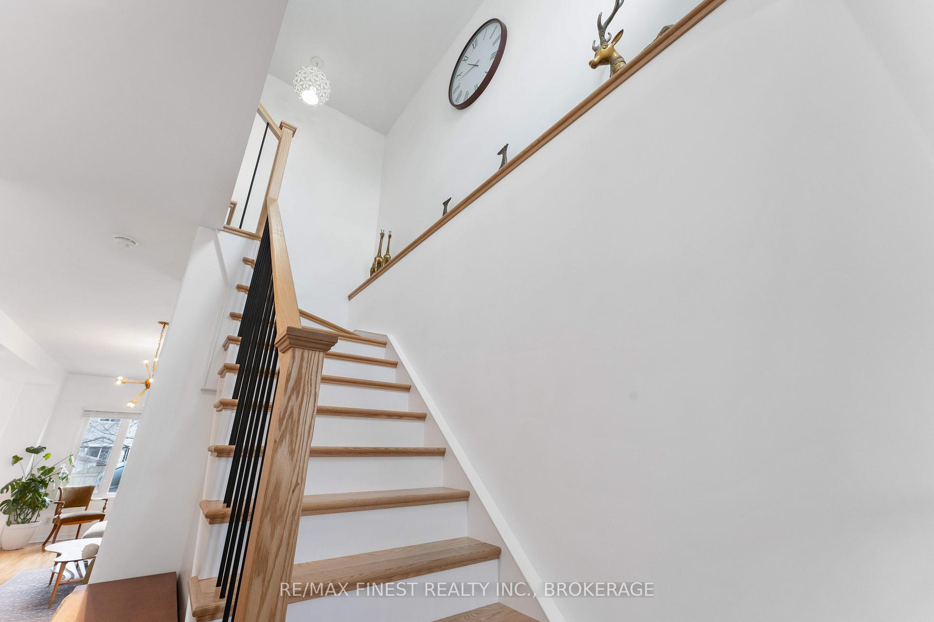 Photo 17 of 1042 Rainbow Crescent, Kingston, Kingston East (Incl Barret Crt) — HOMEH