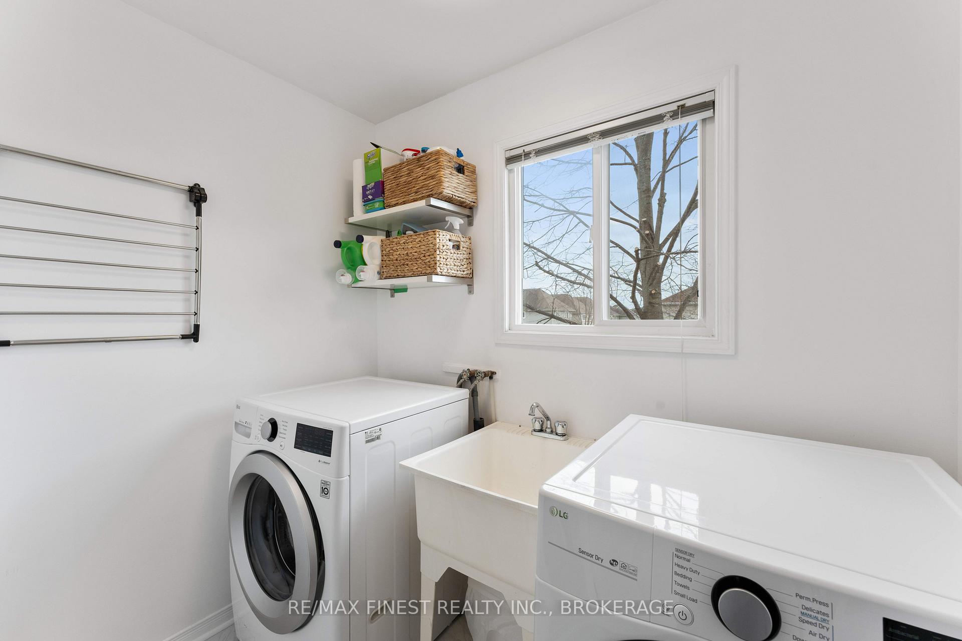 Photo 23 of 1042 Rainbow Crescent, Kingston, Kingston East (Incl Barret Crt) — HOMEH