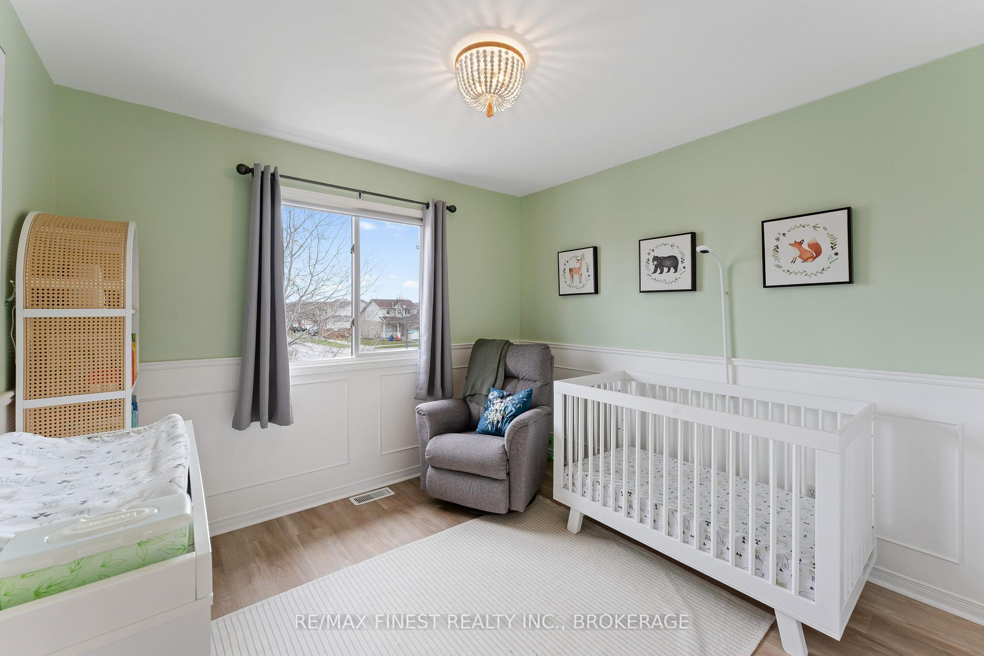 Photo 24 of 1042 Rainbow Crescent, Kingston, Kingston East (Incl Barret Crt) — HOMEH