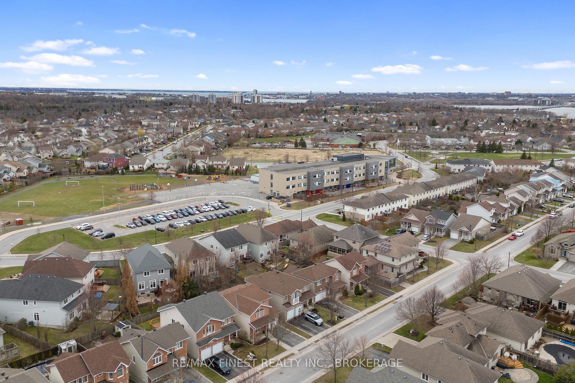 Photo 42 of 1042 Rainbow Crescent, Kingston, Kingston East (Incl Barret Crt) — HOMEH