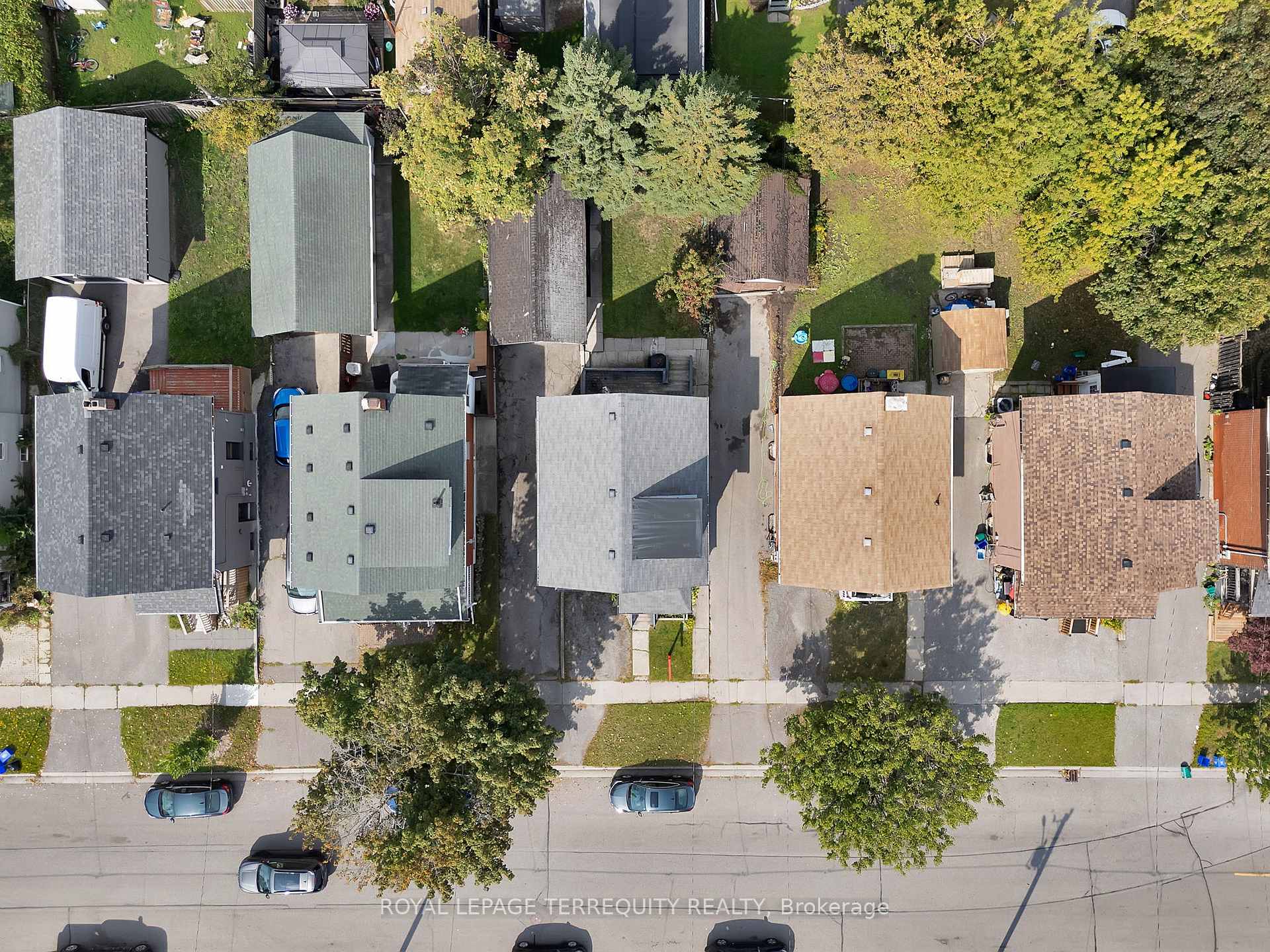 Photo 2 of 246 Bruce Street, Oshawa, Central — HOMEH