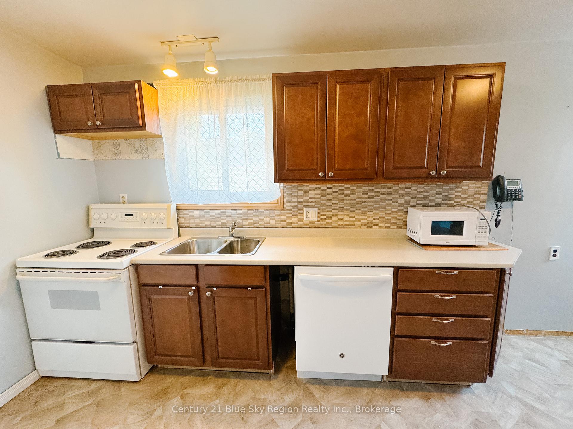 Photo 7 of 163 Beverly Road, North Bay, Widdifield — HOMEH
