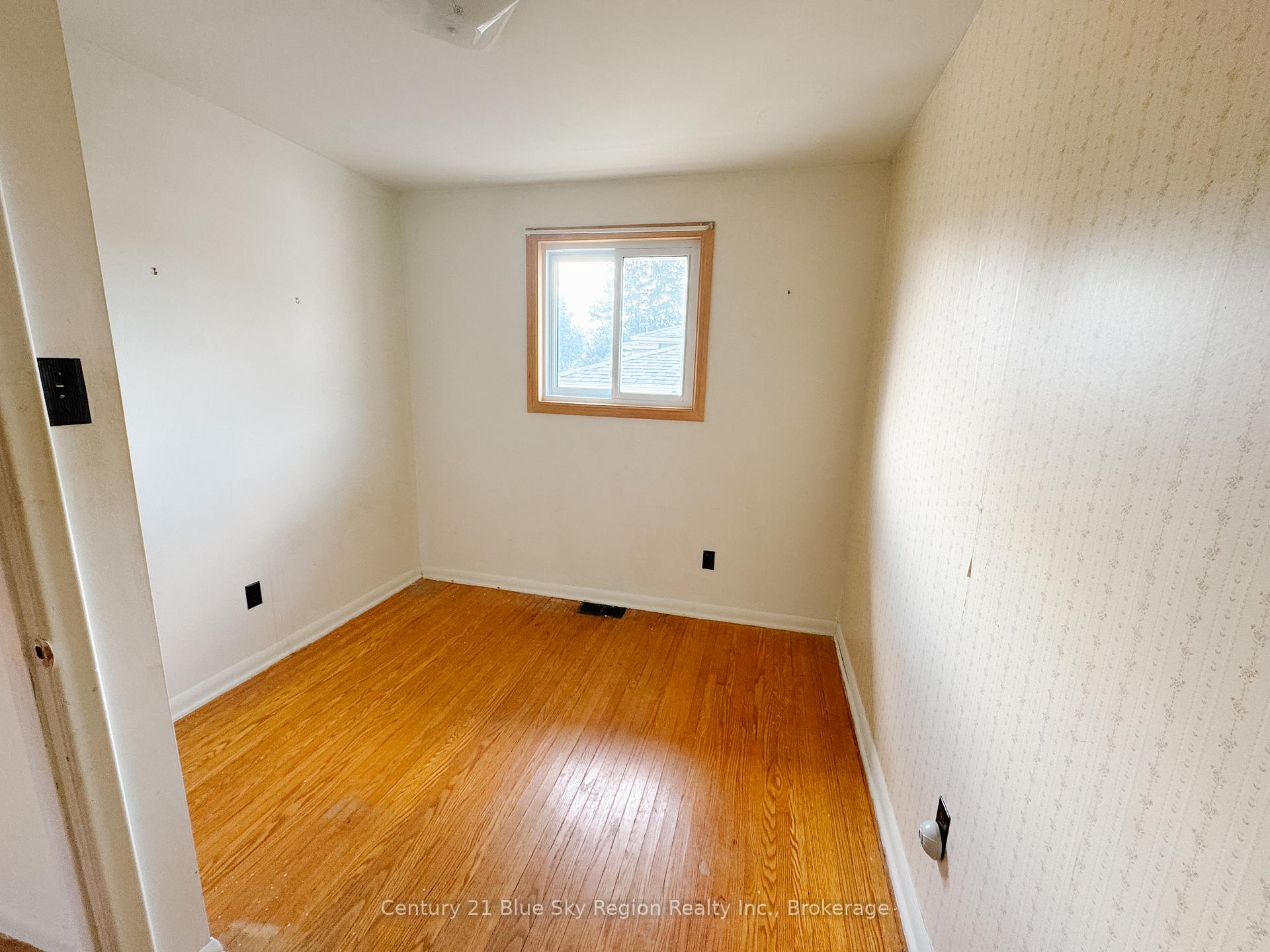 Photo 18 of 163 Beverly Road, North Bay, Widdifield — HOMEH