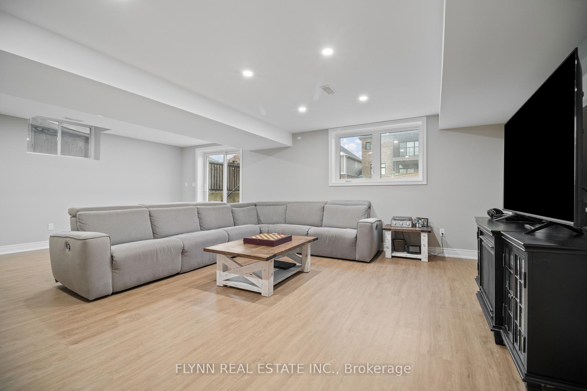 Photo 25 of 2 Joyce Crescent, Pelham, Fonthill — HOMEH