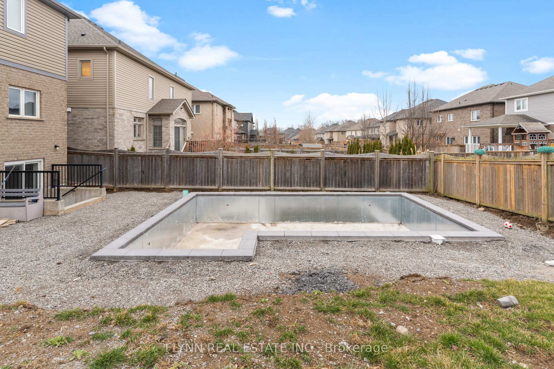 Photo 46 of 2 Joyce Crescent, Pelham, Fonthill — HOMEH