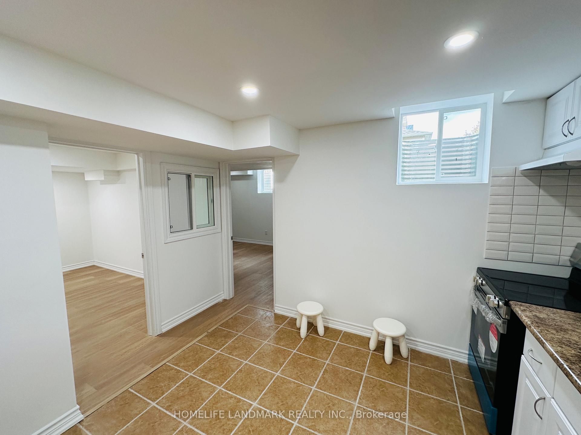 Photo 3 of 49 Lucien Street, Markham, Village Green-South Unionville — HOMEH