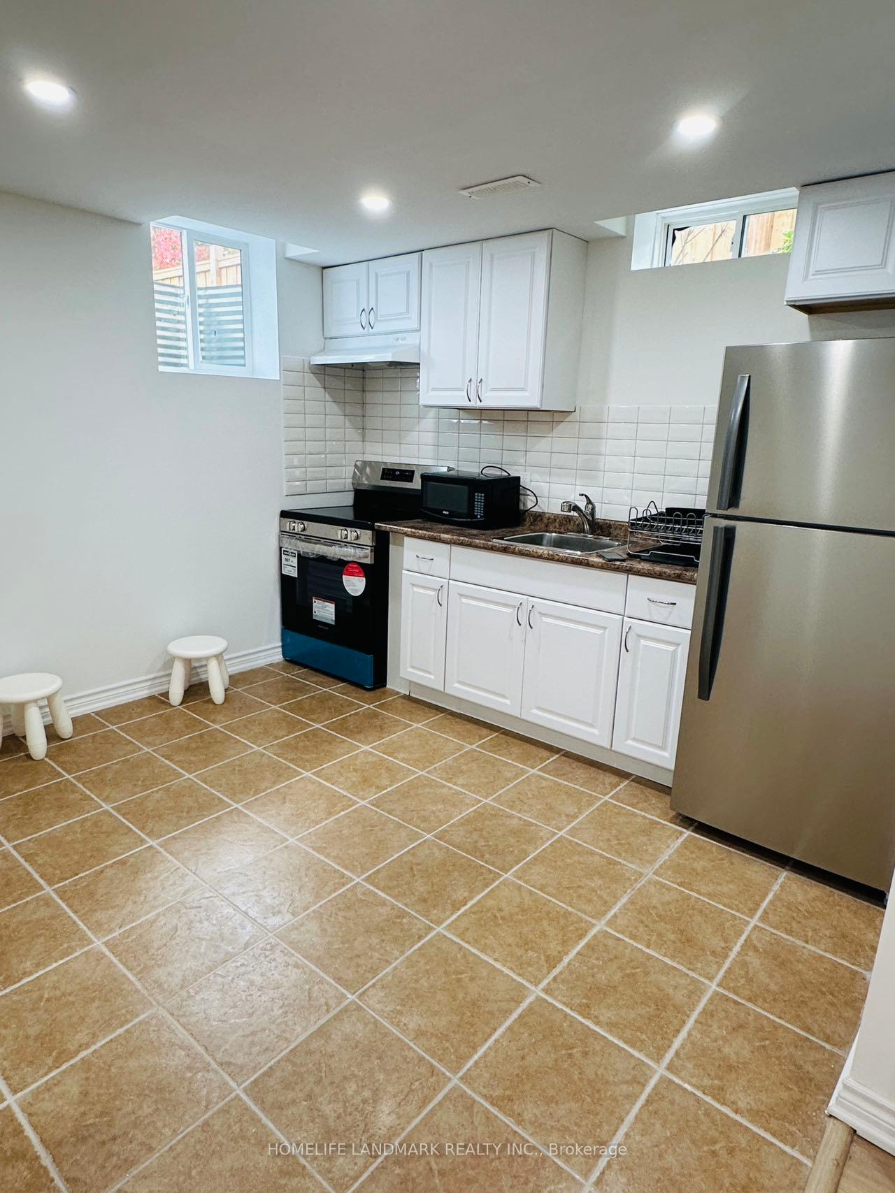 Photo 4 of 49 Lucien Street, Markham, Village Green-South Unionville — HOMEH