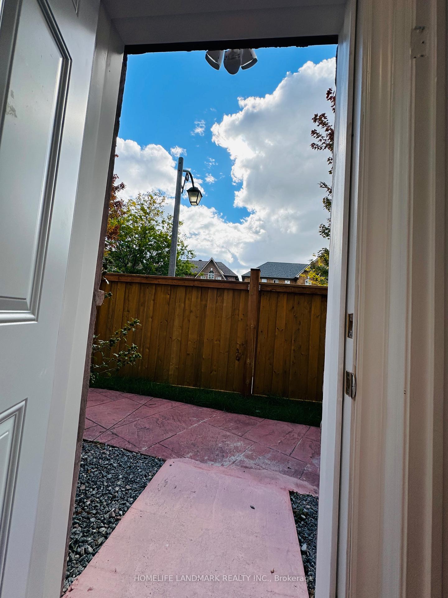Photo 18 of 49 Lucien Street, Markham, Village Green-South Unionville — HOMEH