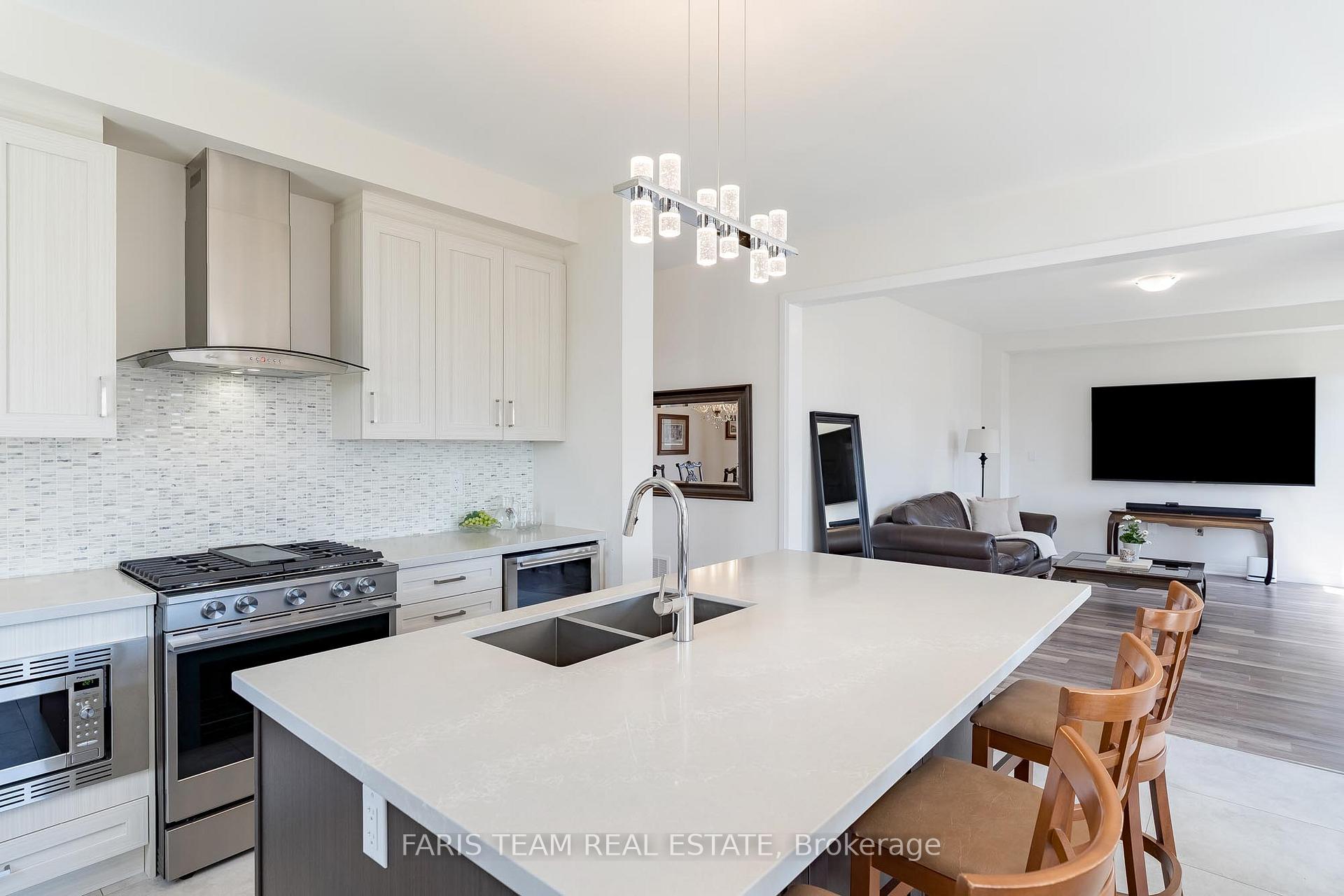 Photo 6 of 1 Pridham Place, New Tecumseth, Tottenham — HOMEH