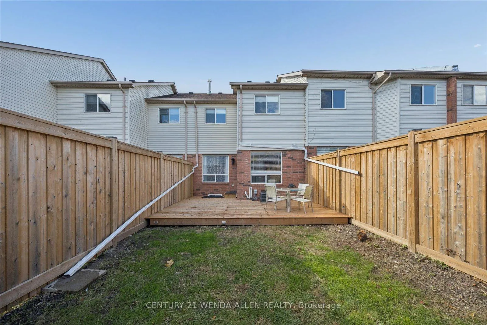 Photo 3 of 1781 Woodgate Trail, Oshawa, Samac — HOMEH